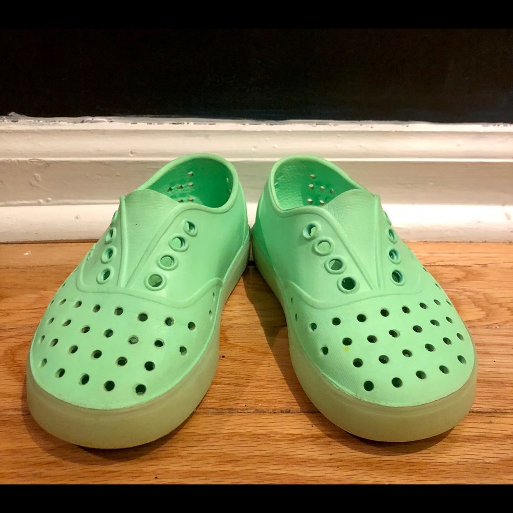 Native Shoes Miller Glow In The Dark Sole Size C10